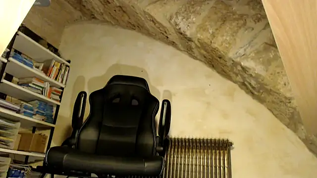 leon 2002 online show from 11/03/25, 01:45