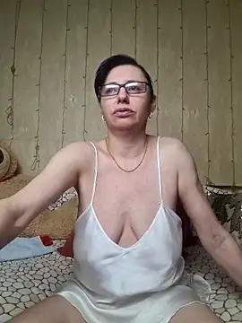 Amberhotqueen online show from 03/13/25, 07:53