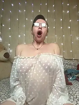 Amberhotqueen online show from 02/19/26, 03:19