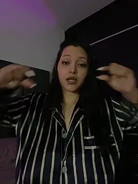 Snapshot of MarcellaGriffin chatting on 02/02/25, 04:05 MarcellaGriffin online show from 02/02/25, 04:05