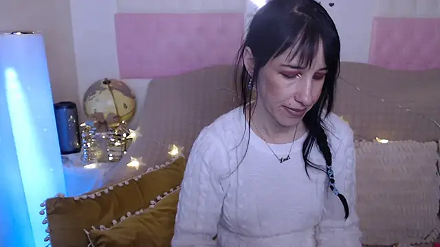 Snapshot of -carla- chatting on 12/31/24, 08:15 -carla- online show from 12/31/24, 08:15