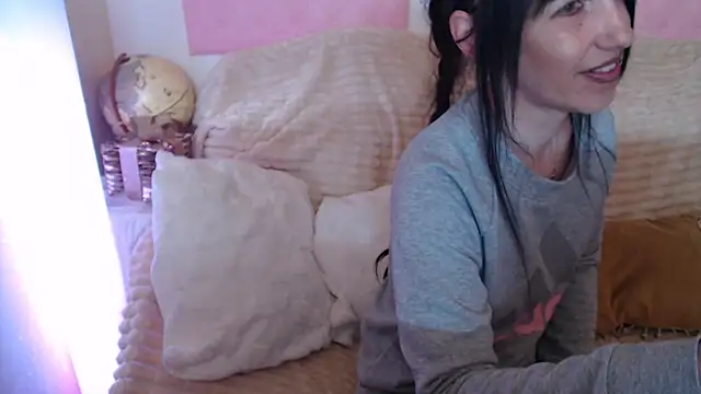 -carla- online show from 05/15/26, 06:09