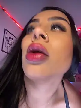 Snapshot of Emma_Brown_12 chatting on 11/06/25, 09:26 Emma Brown 12 online show from 11/06/25, 09:26