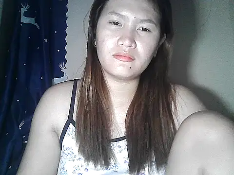 Snapshot of leamorena chatting on 11/10/25, 04:28 leamorena online show from 11/10/25, 04:28