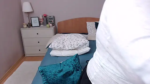 Snapshot of LeveMe2Nightt chatting on 11/11/25, 01:44 LeveMe2Nightt online show from 11/11/25, 01:44