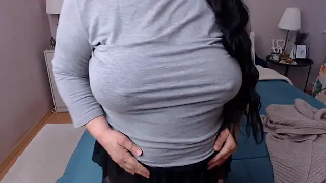 Snapshot of LeveMe2Nightt chatting on 01/09/26, 12:41 LeveMe2Nightt online show from 01/09/26, 12:41