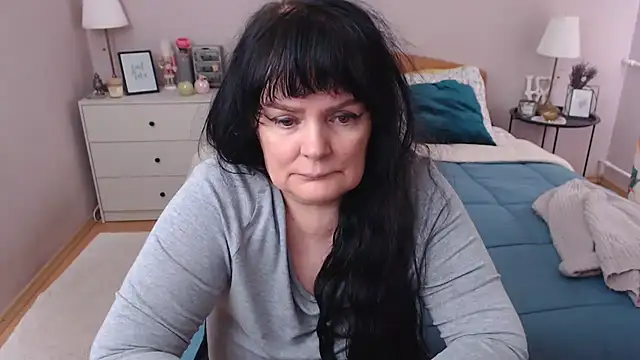 Snapshot of LeveMe2Nightt chatting on 02/14/26, 01:08 LeveMe2Nightt online show from 02/14/26, 01:08