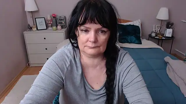 Snapshot of LeveMe2Nightt chatting on 02/18/26, 03:41 LeveMe2Nightt online show from 02/18/26, 03:41