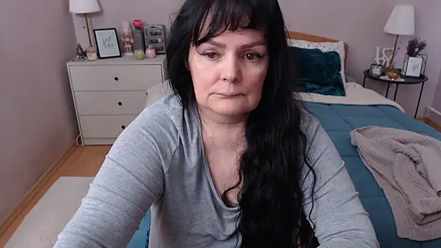 Snapshot of LeveMe2Nightt chatting on 02/19/26, 01:18 LeveMe2Nightt online show from 02/19/26, 01:18