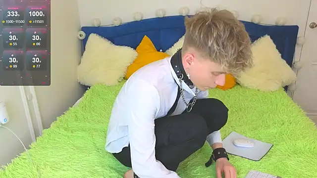 Snapshot of LandelRay chatting on 09/13/25, 05:02 LandelRay online show from 09/13/25, 05:02