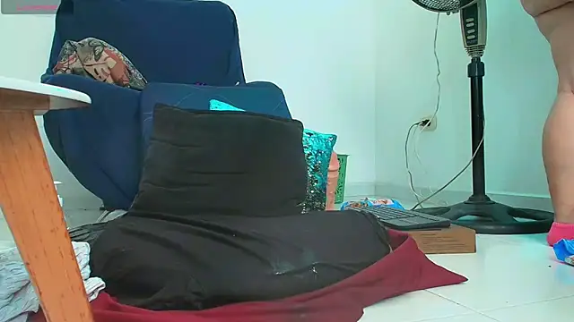 abigail curvy online show from 03/17/25, 03:18