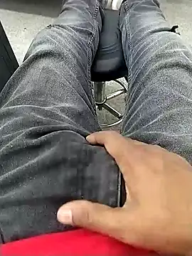 Snapshot of Theplesure007 chatting on 02/24/25, 09:21 Theplesure007 online show from 02/24/25, 09:21