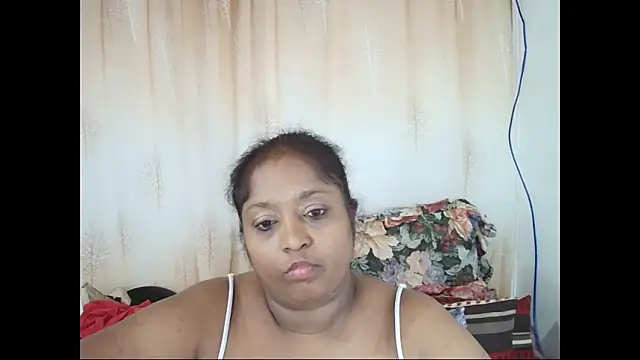 Snapshot of Indiantasha chatting on 02/13/25, 10:22 Indiantasha online show from 02/13/25, 10:22