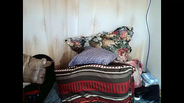 Snapshot of Indiantasha chatting on 02/14/25, 05:36 Indiantasha online show from 02/14/25, 05:36