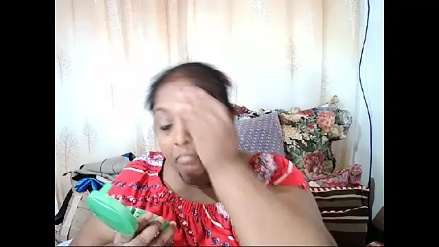 Snapshot of Indiantasha chatting on 02/21/25, 04:26 Indiantasha online show from 02/21/25, 04:26