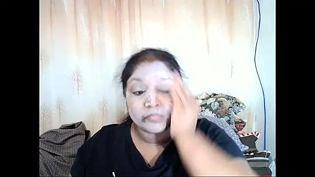 Snapshot of Indiantasha chatting on 03/03/25, 05:29 Indiantasha online show from 03/03/25, 05:29