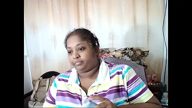 Snapshot of Indiantasha chatting on 03/06/25, 04:17 Indiantasha online show from 03/06/25, 04:17