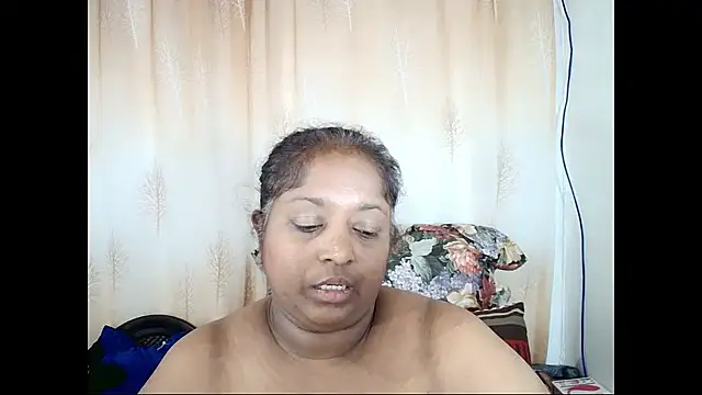 Snapshot of Indiantasha chatting on 03/08/25, 11:39 Indiantasha online show from 03/08/25, 11:39