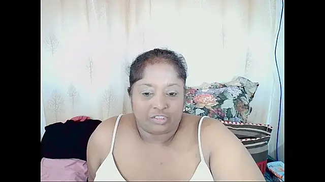 Snapshot of Indiantasha chatting on 03/12/25, 08:20 Indiantasha online show from 03/12/25, 08:20