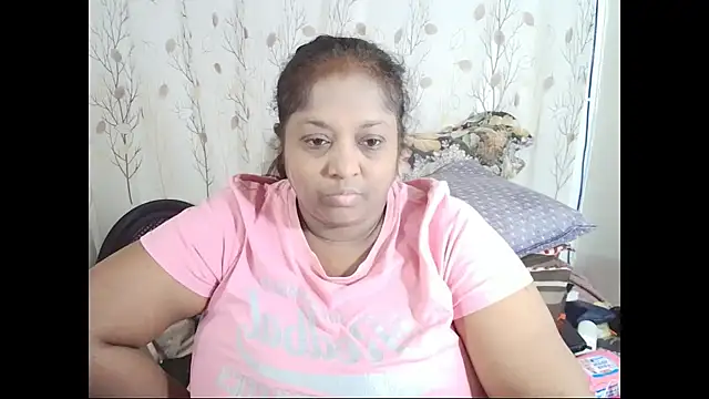 Snapshot of Indiantasha chatting on 09/12/25, 04:29 Indiantasha online show from 09/12/25, 04:29