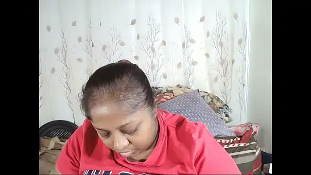 Snapshot of Indiantasha chatting on 09/19/25, 04:51 Indiantasha online show from 09/19/25, 04:51