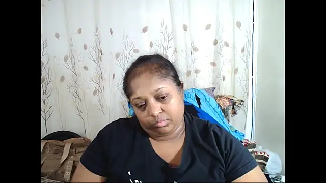 Snapshot of Indiantasha chatting on 10/13/25, 04:07 Indiantasha online show from 10/13/25, 04:07