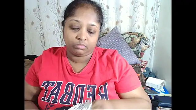 Snapshot of Indiantasha chatting on 10/16/25, 04:19 Indiantasha online show from 10/16/25, 04:19