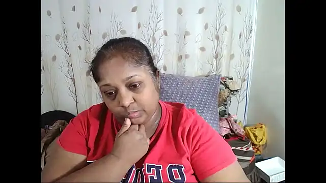 Snapshot of Indiantasha chatting on 10/21/25, 04:19 Indiantasha online show from 10/21/25, 04:19