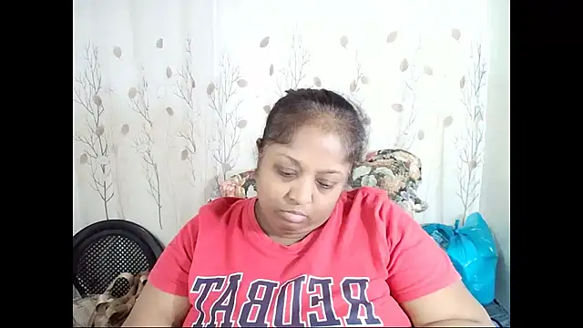 Snapshot of Indiantasha chatting on 11/10/25, 04:17 Indiantasha online show from 11/10/25, 04:17