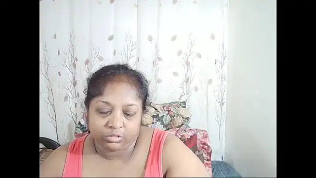 Snapshot of Indiantasha chatting on 11/14/25, 04:49 Indiantasha online show from 11/14/25, 04:49