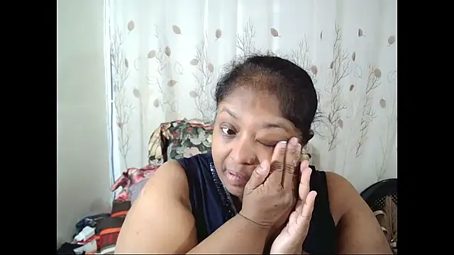 Snapshot of Indiantasha chatting on 11/24/25, 04:29 Indiantasha online show from 11/24/25, 04:29