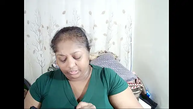 Snapshot of Indiantasha chatting on 12/02/25, 04:02 Indiantasha online show from 12/02/25, 04:02