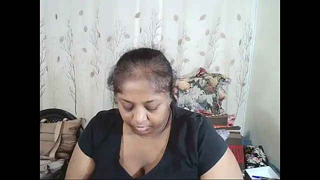 Snapshot of Indiantasha chatting on 06/17/26, 03:57 Indiantasha online show from 06/17/26, 03:57