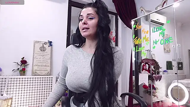 LexyRene online show from 11/19/25, 09:59