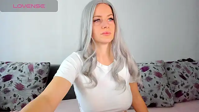 Snapshot of DiamondKay chatting on 01/07/25, 07:42 DiamondKay online show from 01/07/25, 07:42