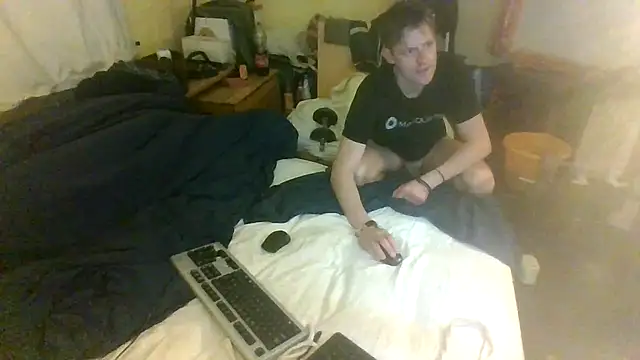 Snapshot of londonfuckwhore chatting on 01/14/25, 09:20 londonfuckwhore online show from 01/14/25, 09:20