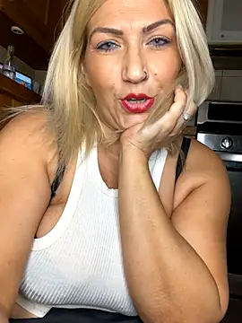 LittleMissEeve online show from 09/13/25, 03:17