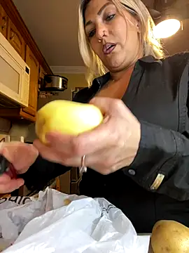 LittleMissEeve online show from 11/04/25, 03:27