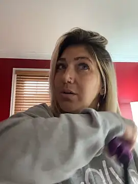 LittleMissEeve online show from 11/18/25, 04:11