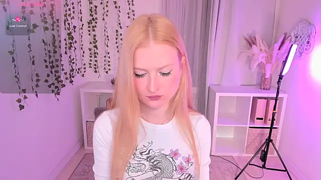 Laly Peach online show from 12/23/24, 03:23