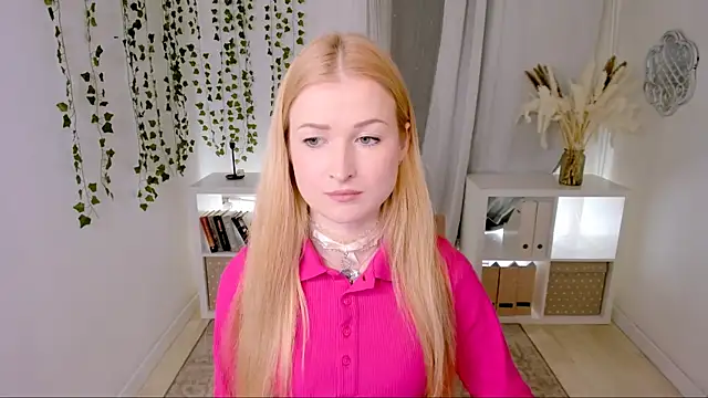 Laly Peach online show from 03/18/25, 04:04