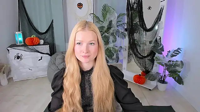 Laly Peach online show from 10/27/25, 04:22