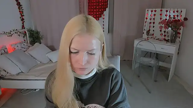 Laly Peach online show from 02/17/26, 11:50