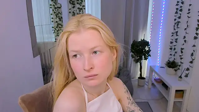 Laly Peach online show from 07/29/26, 09:29
