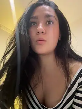 Snapshot of Nina_lovi chatting on 12/07/24, 11:23 Nina lovi online show from 12/07/24, 11:23