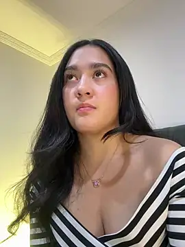 Snapshot of Nina_lovi chatting on 12/20/24, 11:05 Nina lovi online show from 12/20/24, 11:05