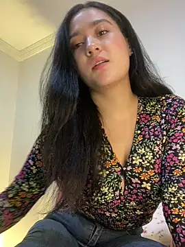 Snapshot of Nina_lovi chatting on 12/28/24, 01:39 Nina lovi online show from 12/28/24, 01:39