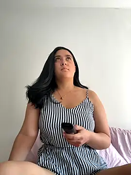 Snapshot of Nina_lovi chatting on 10/22/25, 09:14 Nina lovi online show from 10/22/25, 09:14