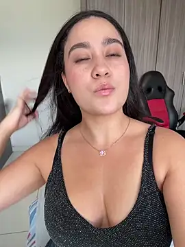 Nina lovi online show from 06/17/26, 09:49