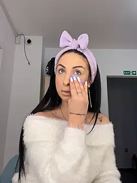 Snapshot of MeganHopeX chatting on 01/15/25, 06:54 MeganHopeX online show from 01/15/25, 06:54